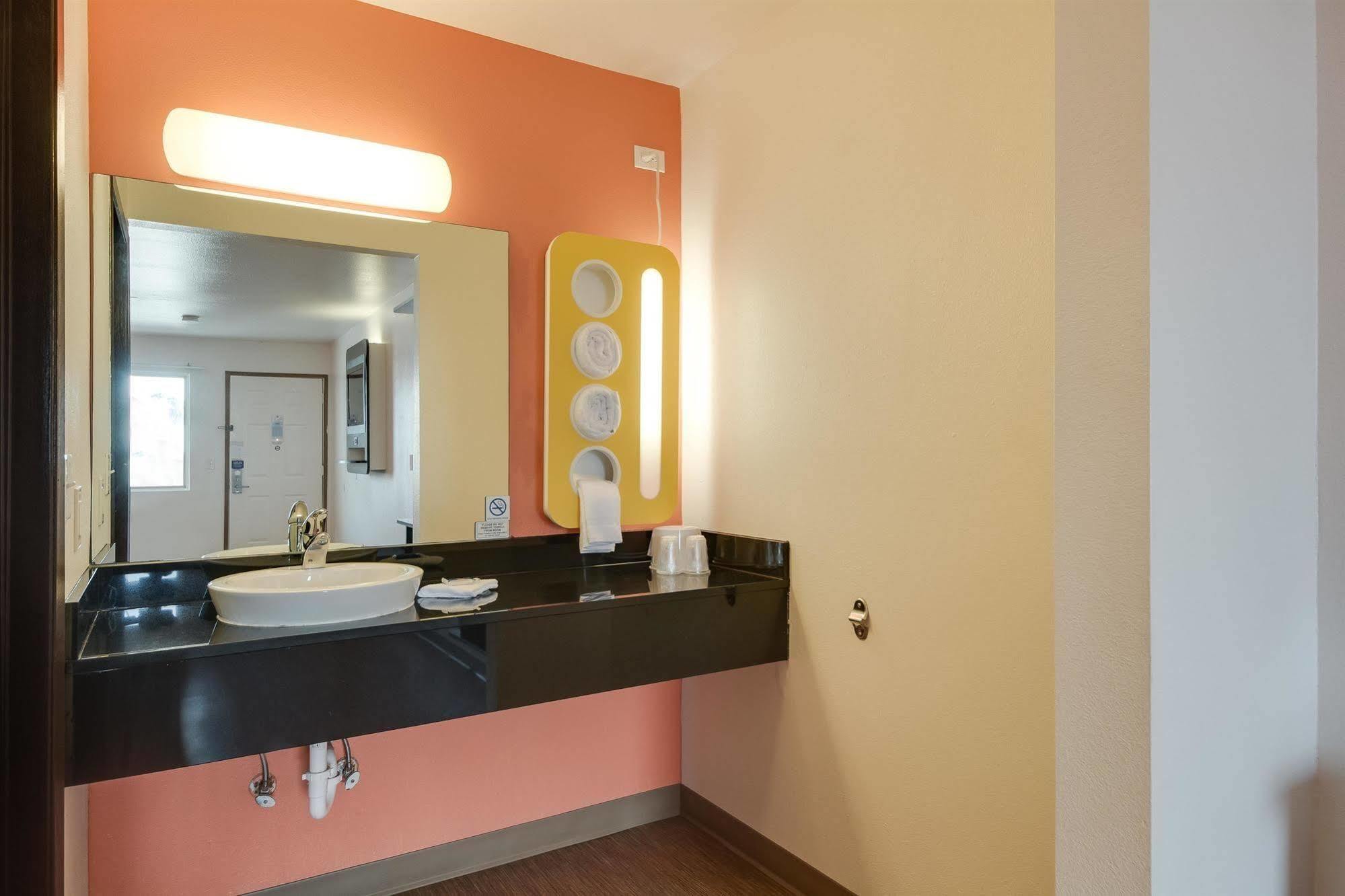 Motel 6-Brownsville, Tx North מראה חיצוני תמונה