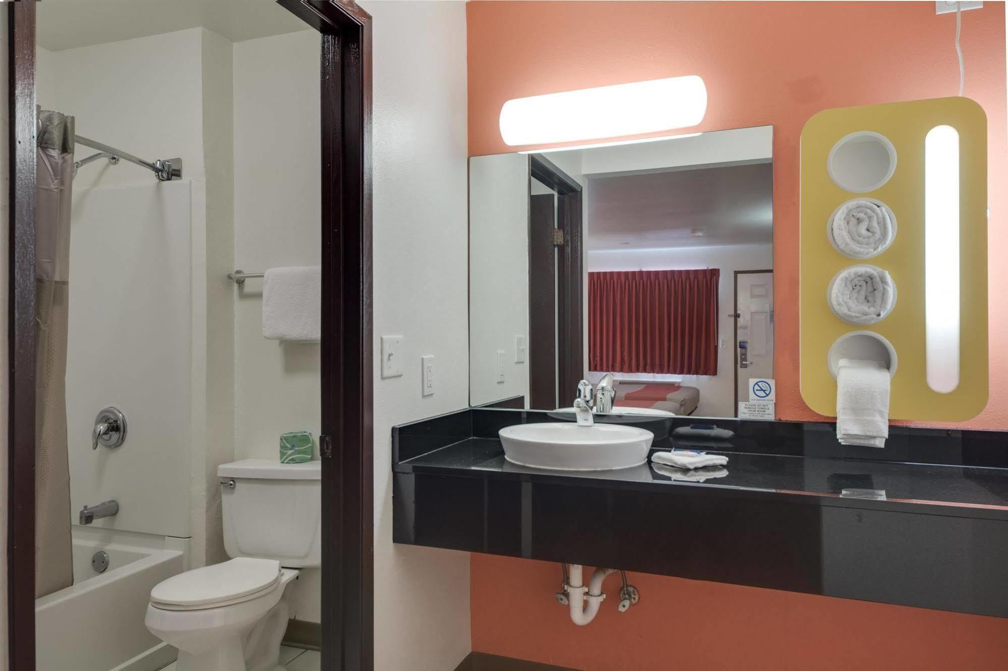 Motel 6-Brownsville, Tx North מראה חיצוני תמונה