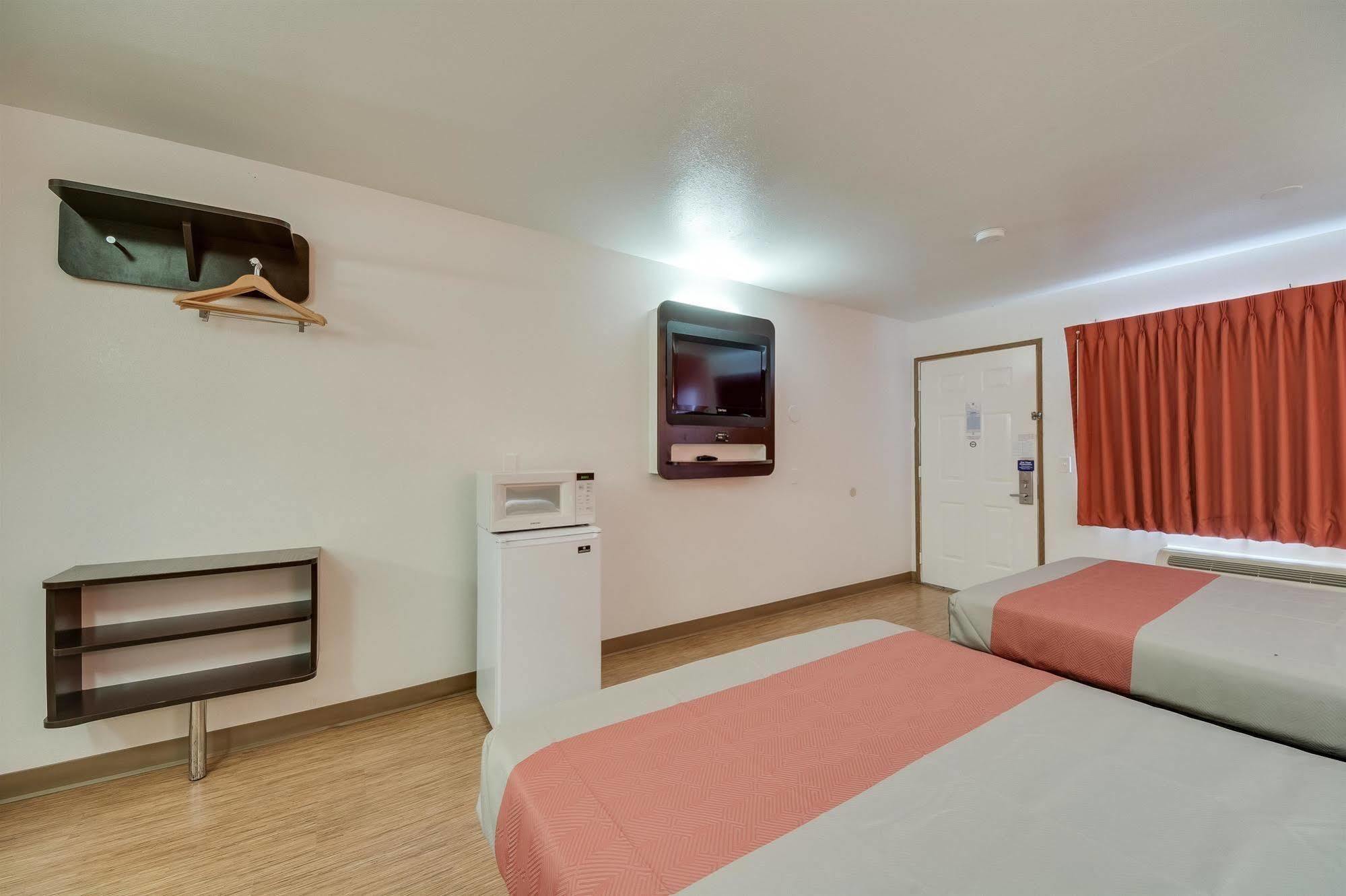 Motel 6-Brownsville, Tx North מראה חיצוני תמונה