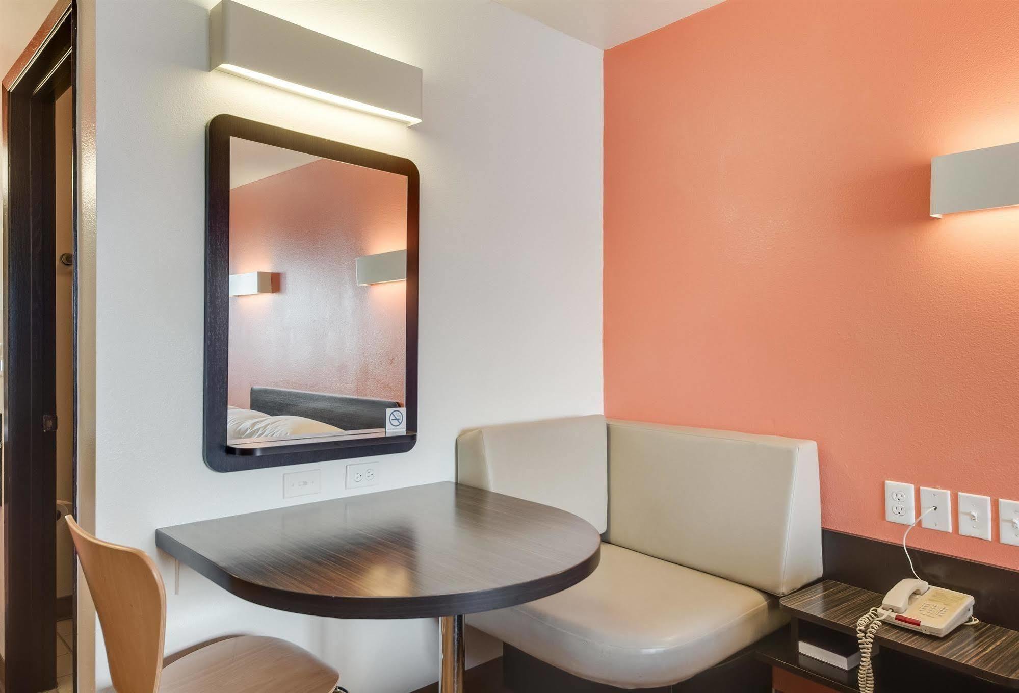 Motel 6-Brownsville, Tx North מראה חיצוני תמונה