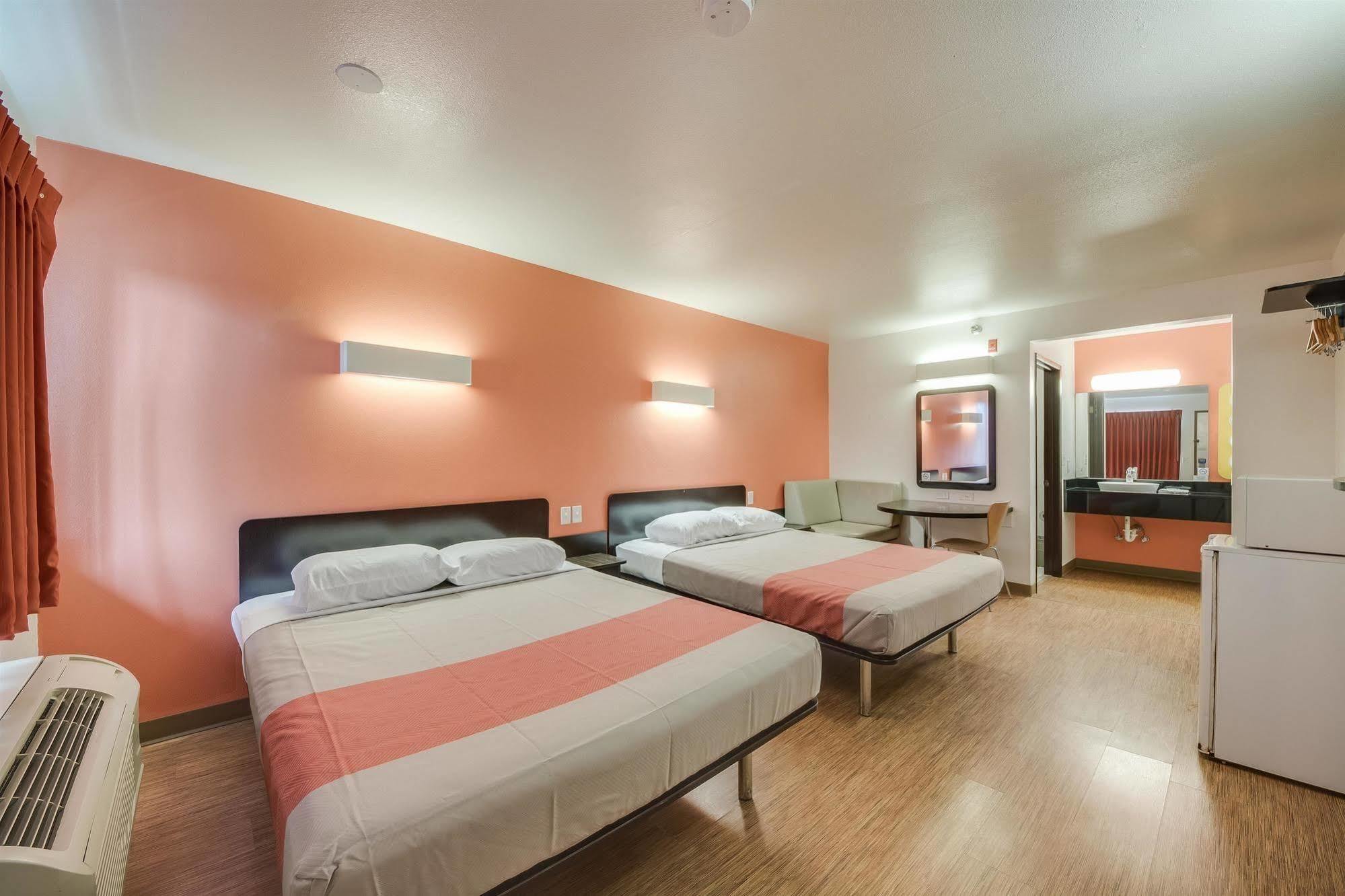 Motel 6-Brownsville, Tx North מראה חיצוני תמונה