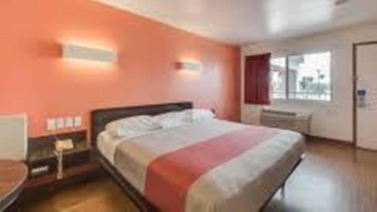 Motel 6-Brownsville, Tx North מראה חיצוני תמונה